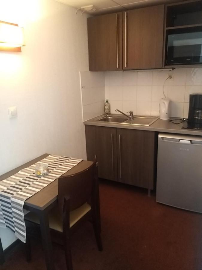 Studio Privatif Dans Hotel Residence Nimes Gare Exterior photo