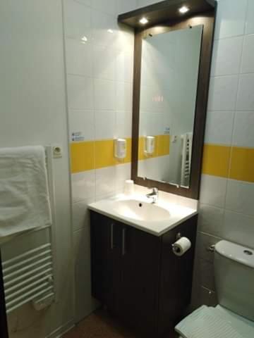 Studio Privatif Dans Hotel Residence Nimes Gare Exterior photo