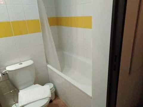 Studio Privatif Dans Hotel Residence Nimes Gare Exterior photo